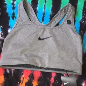 Nike Sports bra *BRAND NEW* *NEVER WORN*